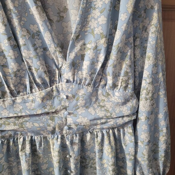 Blue and white flower shein dress 2/$5 - Picture 3 of 4